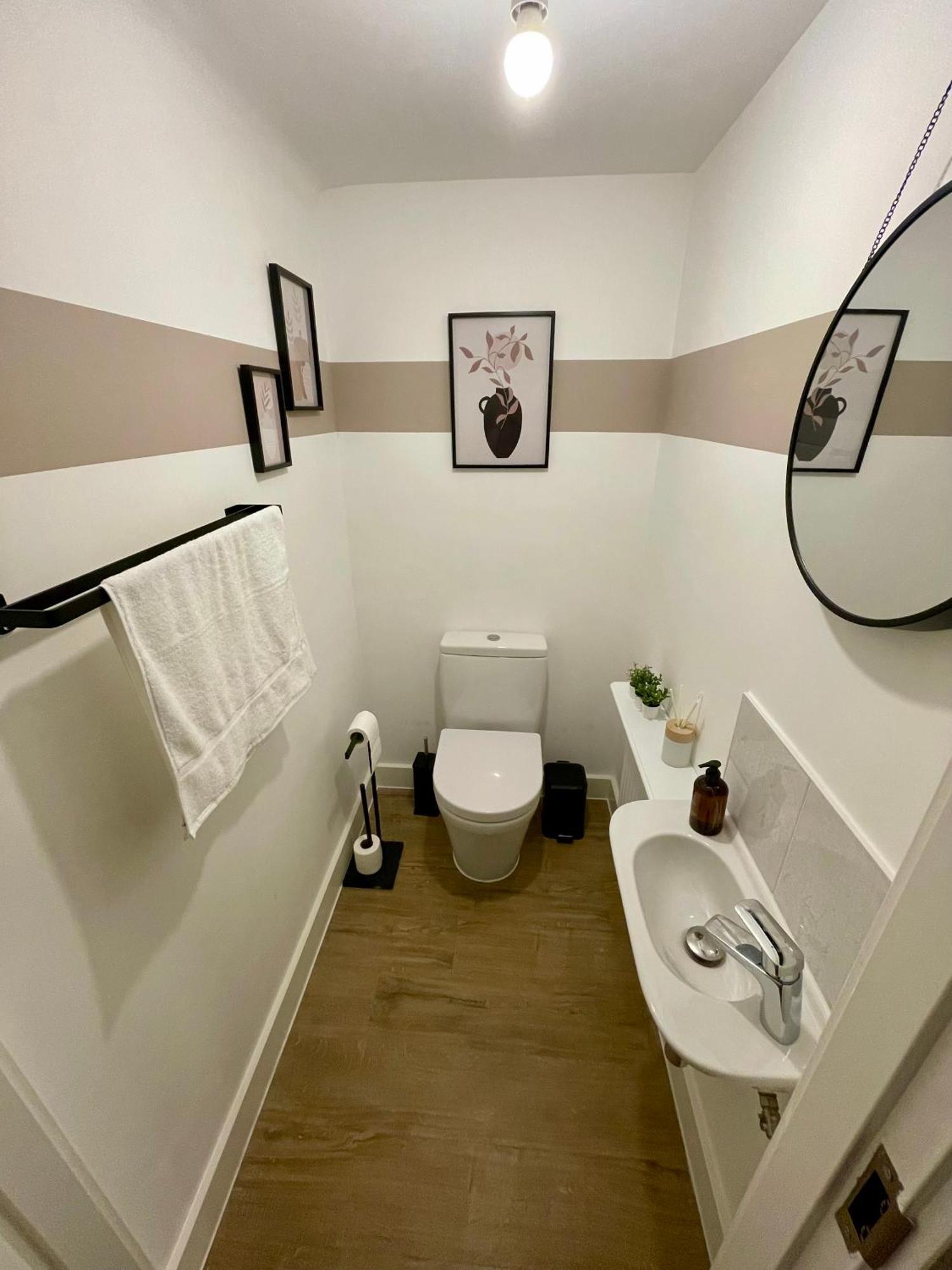 3-Bedroom Luxury Stay With Free Parking Market Harborough Ngoại thất bức ảnh