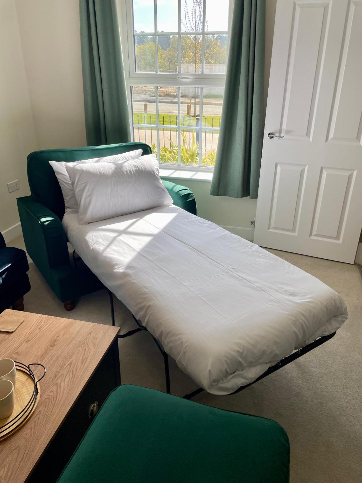 3-Bedroom Luxury Stay With Free Parking Market Harborough Ngoại thất bức ảnh