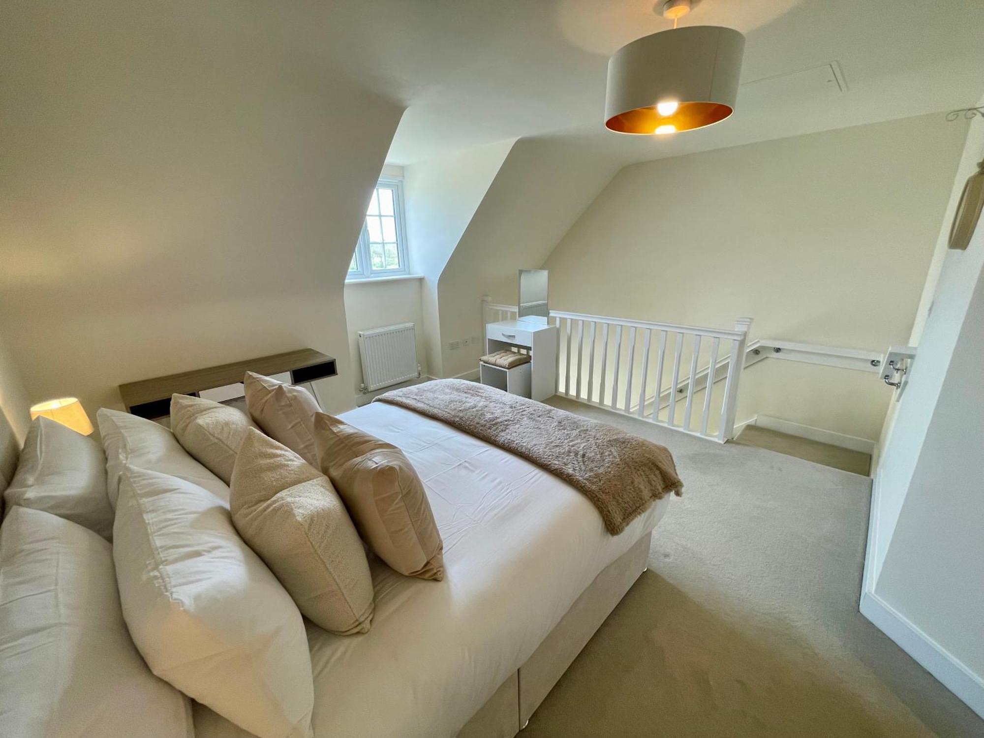 3-Bedroom Luxury Stay With Free Parking Market Harborough Ngoại thất bức ảnh