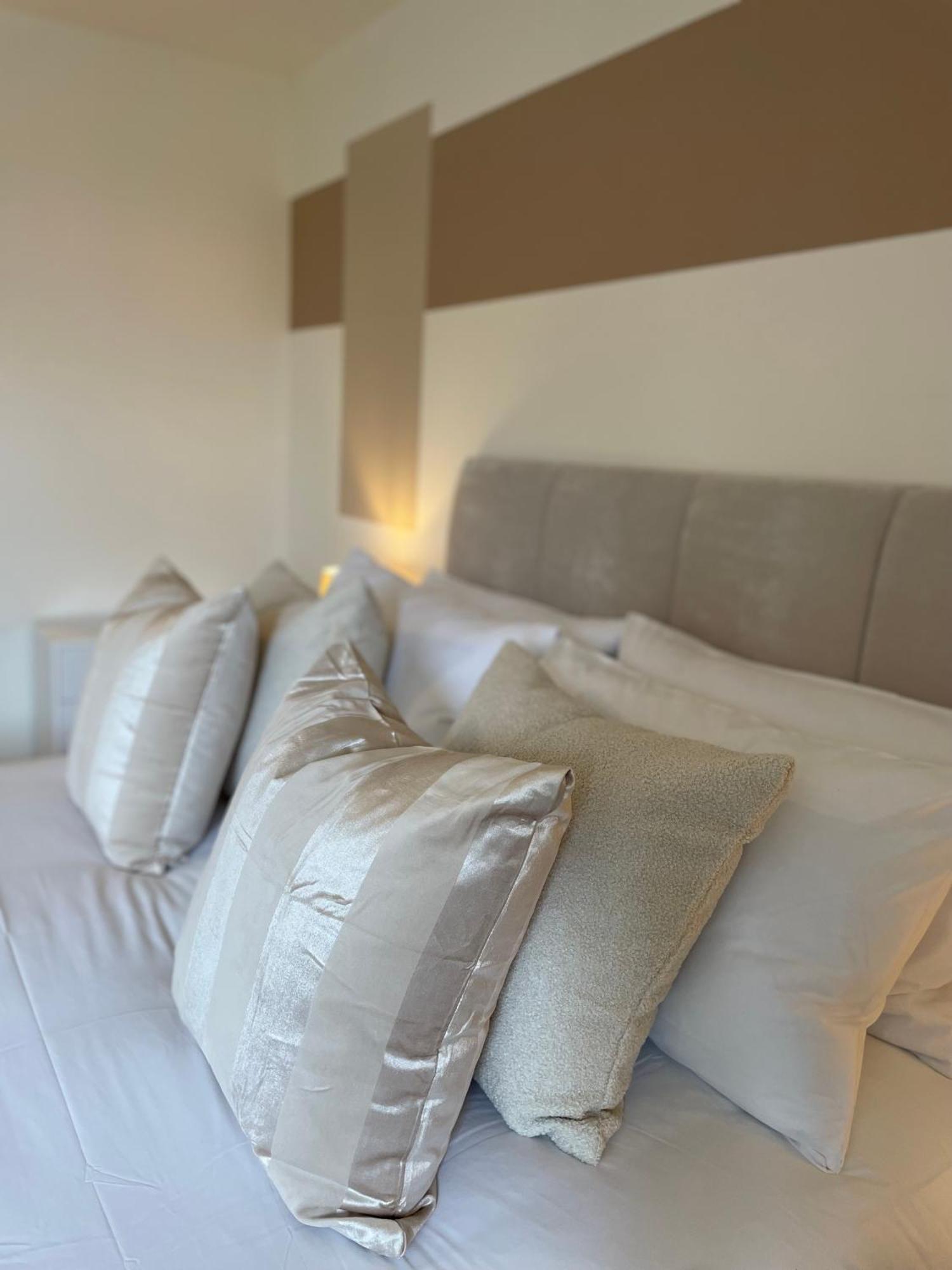 3-Bedroom Luxury Stay With Free Parking Market Harborough Ngoại thất bức ảnh